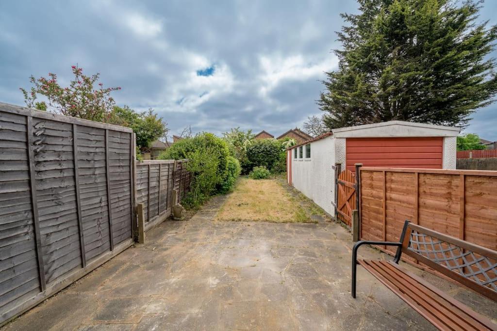 Lux 3Bed Near Wembley With Parking By Oceana Group - Sleeps 8 Lejlighed Harrow Eksteriør billede