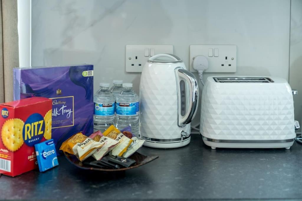 Lux 3Bed Near Wembley With Parking By Oceana Group - Sleeps 8 Lejlighed Harrow Eksteriør billede