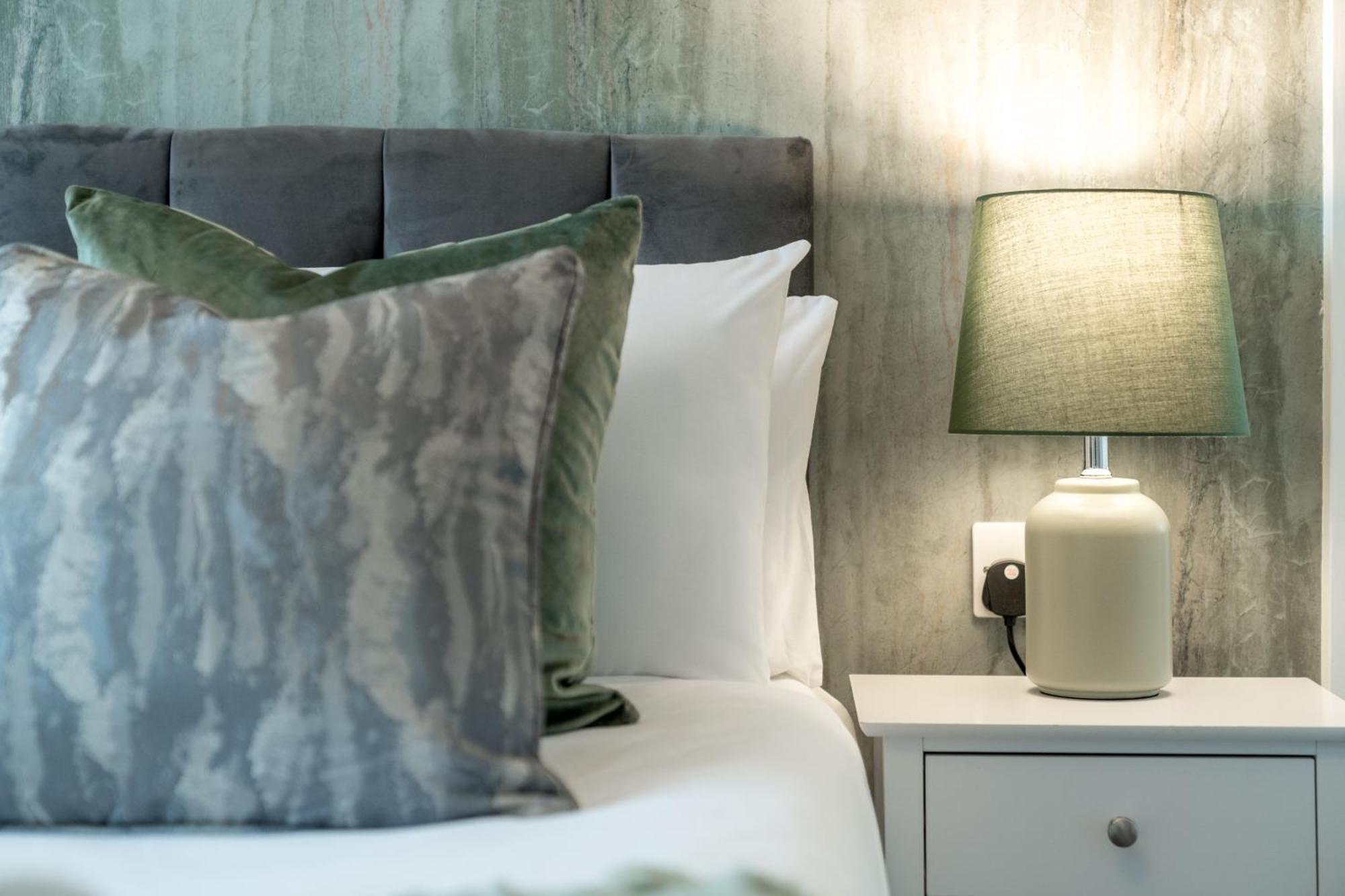 Lux 3Bed Near Wembley With Parking By Oceana Group - Sleeps 8 Lejlighed Harrow Eksteriør billede